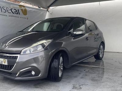 Cinza escuro Usado 2019 Peugeot 208 Signature Sky Citadino | € 10.750 (Preço justo)