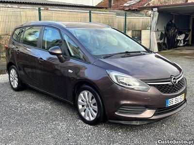 Castanho Usado 2017 Opel Zafira Tourer Monovolume | € 7.999