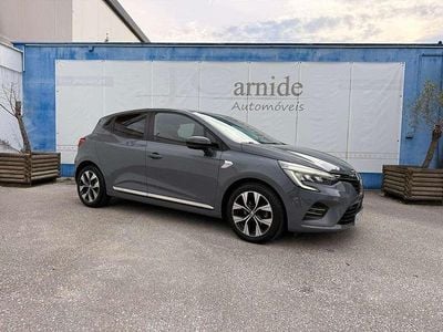 Cinza Usado 2022 Renault Clio V LIMITED | € 14.500 (Preço justo)