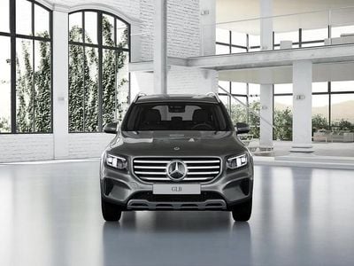 Cinzento Novo 2025 Mercedes GLB200 SUV | € 63.197 (Preço elevado)