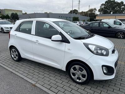 Branco Usado 2012 Kia Picanto EX Citadino | € 5.900