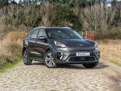 Cinza Usado 2020 Kia e-Niro SUV | € 19.850 (Preço justo)
