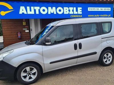 Cinzento Usado 2017 Opel Combo S Monovolume | € 10.950