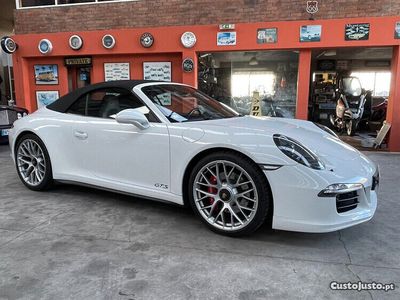 Porsche 911 Carrera 4 Cabriolet