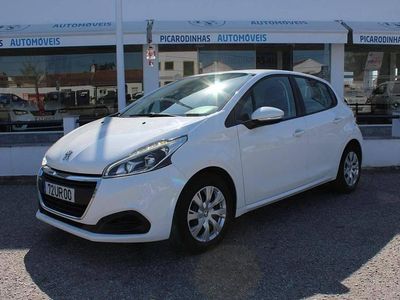 Branco Usado 2018 Peugeot 208 Citadino | € 13.480 (Preço elevado)