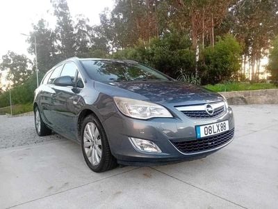 Usado Opel Astra Cosmo 125 HP (91 kW) 2011 Cinzento Carrinha