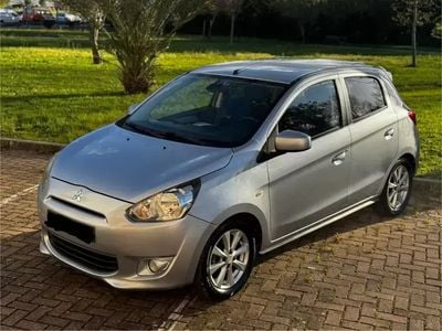 Usado Mitsubishi Space Star Intense 80 HP (58 kW) 2014 Cinza prata Monovolume