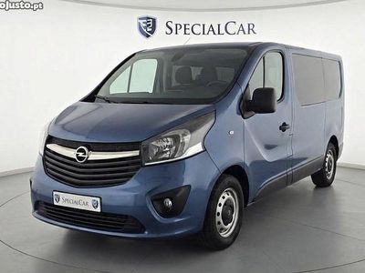 Usado Opel Vivaro 115 HP (84 kW) 2016 Azul Monovolume