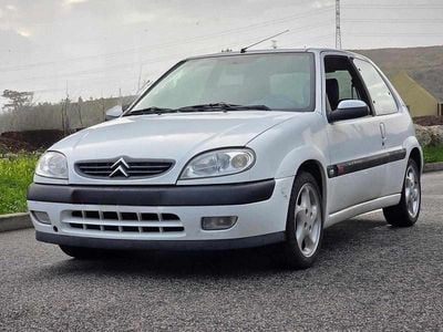 Usado Citroën Saxo 118 HP (86 kW) 2001 Branco Citadino