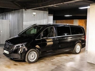 Usado Mercedes EQV300 150 kW (204 HP) 2023 Preto Monovolume