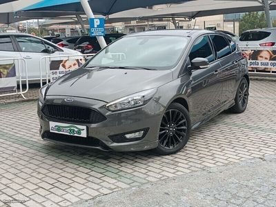 Cinza Usado 2018 Ford Focus ST-Line | € 16.990 (Preço elevado)