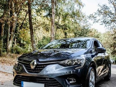 Usado Renault Clio V 91 HP (66 kW) 2021 Cinzento