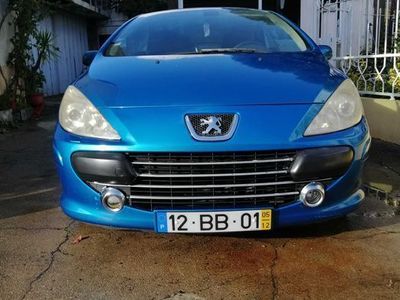 usado Peugeot 307 CC com estofos em pele, diesel, excelente motor!