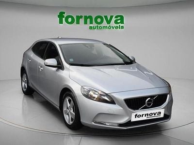Usado Volvo V40 Kinetic 120 HP (88 kW) 2018 Cinzento