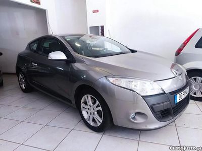 Cinza Usado 2010 Renault Mégane Coupé Coupé | € 4.950