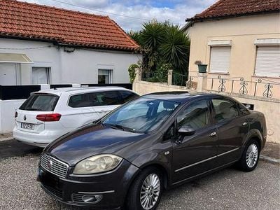Usado 2008 Fiat Linea Sedan | € 2.600
