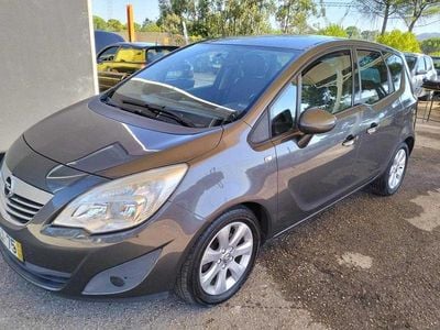 Cinzento Usado 2011 Opel Meriva Monovolume | € 5.500 (Preço justo)