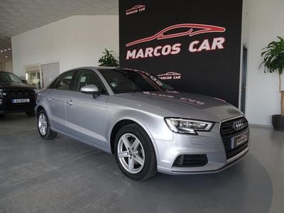 Usado Audi A3 Design 116 HP (85 kW) 2018 Cinza Sedan