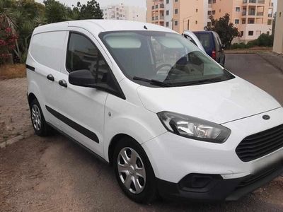 Usado Ford Courier 75 HP (55 kW) 2019 Branco Monovolume