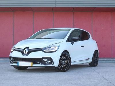 Usado Renault Clio IV Trophy 220 HP (161 kW) 2016 Sedan