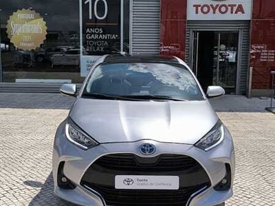 Usado Toyota Yaris Luxury 2024 Cinza (pintura metalizada) Sedan