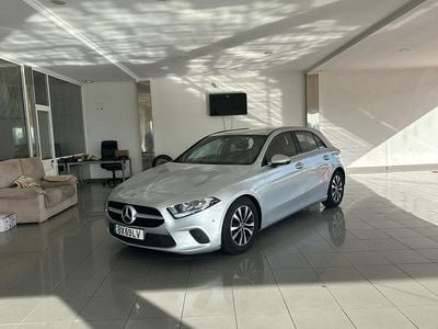 Cinza Usado 2020 Mercedes A180 Progressive | € 22.970 (Preço justo)