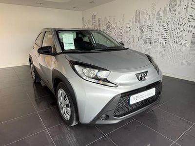 Usado Toyota Aygo X X-play 72 HP (52 kW) 2024 Cinza (pintura metalizada) SUV