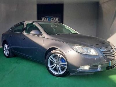 Usado Opel Insignia Cosmo 160 HP (117 kW) 2011 Cinzento Sedan
