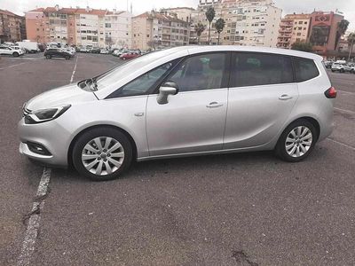 Usado Opel Zafira 136 HP (100 kW) 2019 Cinzento Monovolume