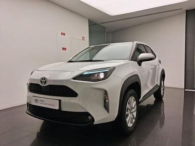Branco (pintura metalizada especial) Usado 2024 Toyota Yaris Comfort Citadino | € 26.750 (Preço justo)