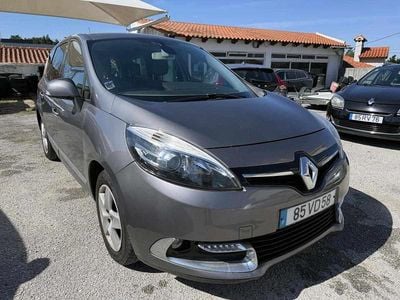 Cinzento Usado 2016 Renault Grand Scénic IV Monovolume | € 10.490 (Bom preço)
