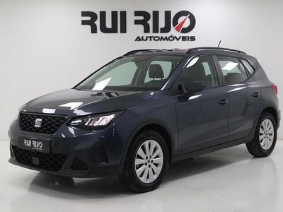 Cinzento Usado 2023 Seat Arona Style SUV | € 15.990 (Preço justo)