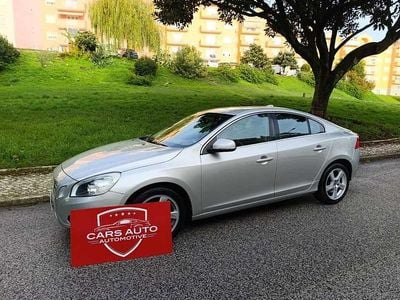 Cinza Usado 2011 Volvo S60 Momentum Sedan | € 10.899