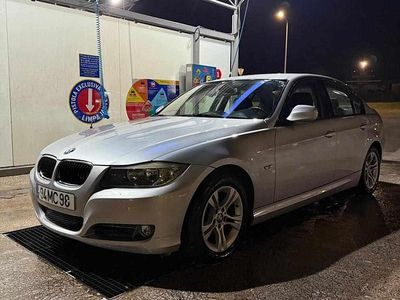 Cinzento Usado 2011 BMW 318 Sedan | € 14.500 (Caro)