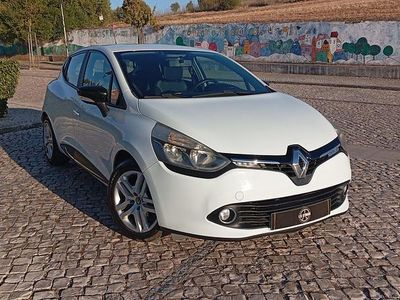 Branco Usado 2015 Renault Clio IV | € 10.500 (Preço elevado)