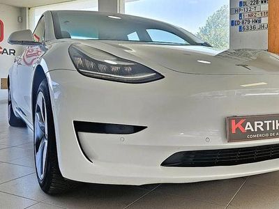 Branco Usado 2020 Tesla Model 3 Standard Range Plus Sedan | € 19.999 (Preço justo)