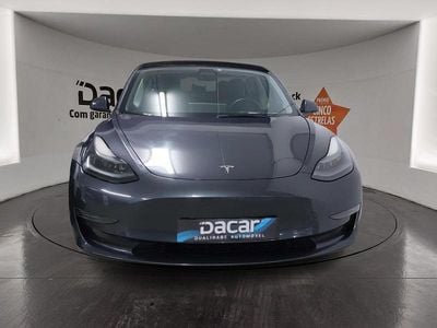 Cinzento Usado 2023 Tesla Model 3 Sedan | € 30.999 (Preço justo)