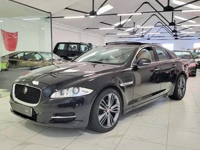 Usado Jaguar XJ Premium Luxury 275 HP (202 kW) 2012 Preto Sedan