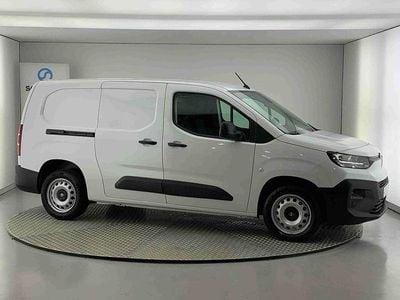 Branco Usado 2025 Citroën Berlingo Monovolume | € 21.990 (Preço elevado)