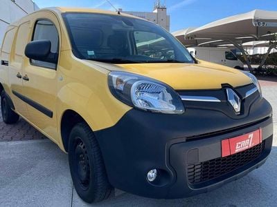 Usado Renault Kangoo 44 kW (60 HP) 2018 Amarelo Monovolume