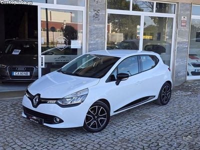 Branco Usado 2015 Renault Clio IV Dynamique Citadino | € 10.450 (Preço justo)