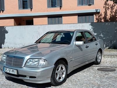 Mercedes C200