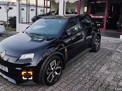 Preto Usado 2024 Renault R5 Komfort Citadino | € 36.990 (Preço elevado)