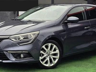 Cinzento Usado 2016 Renault Mégane III | € 13.900 (Caro)