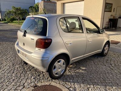 usado Toyota Yaris D4D 90cv - ler anúncio