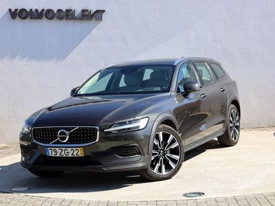 Cinza Usado 2019 Volvo V60 Momentum Carrinha | € 29.800