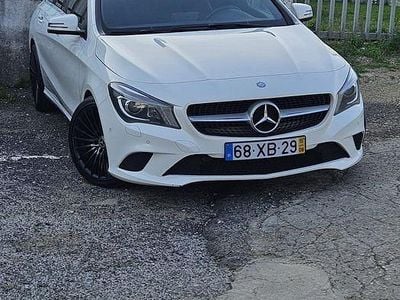 Usado Mercedes CLA220 Shooting Brake 177 HP (130 kW) 2015 Carrinha