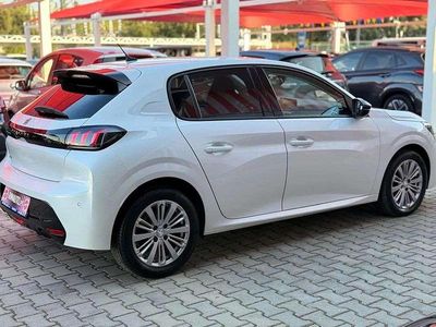 Branco Usado 2022 Peugeot 208 Allure Citadino | € 16.989 (Preço justo)