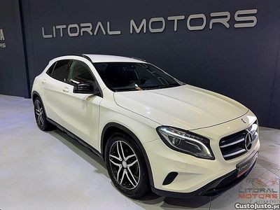 Branco Usado 2016 Mercedes GLA200 AMG line SUV | € 24.500 (Preço elevado)