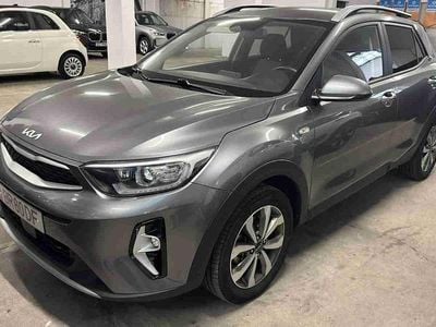 Cinzento Usado 2025 Kia Stonic SUV | € 17.990 (Preço justo)